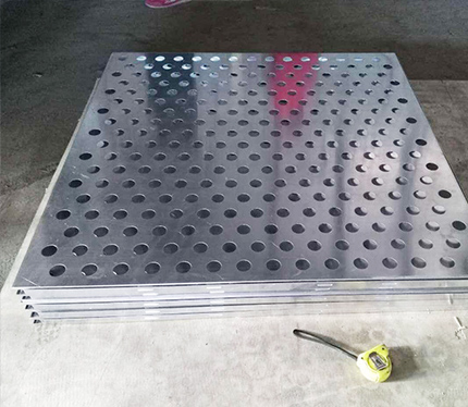 Aluminium plate punch